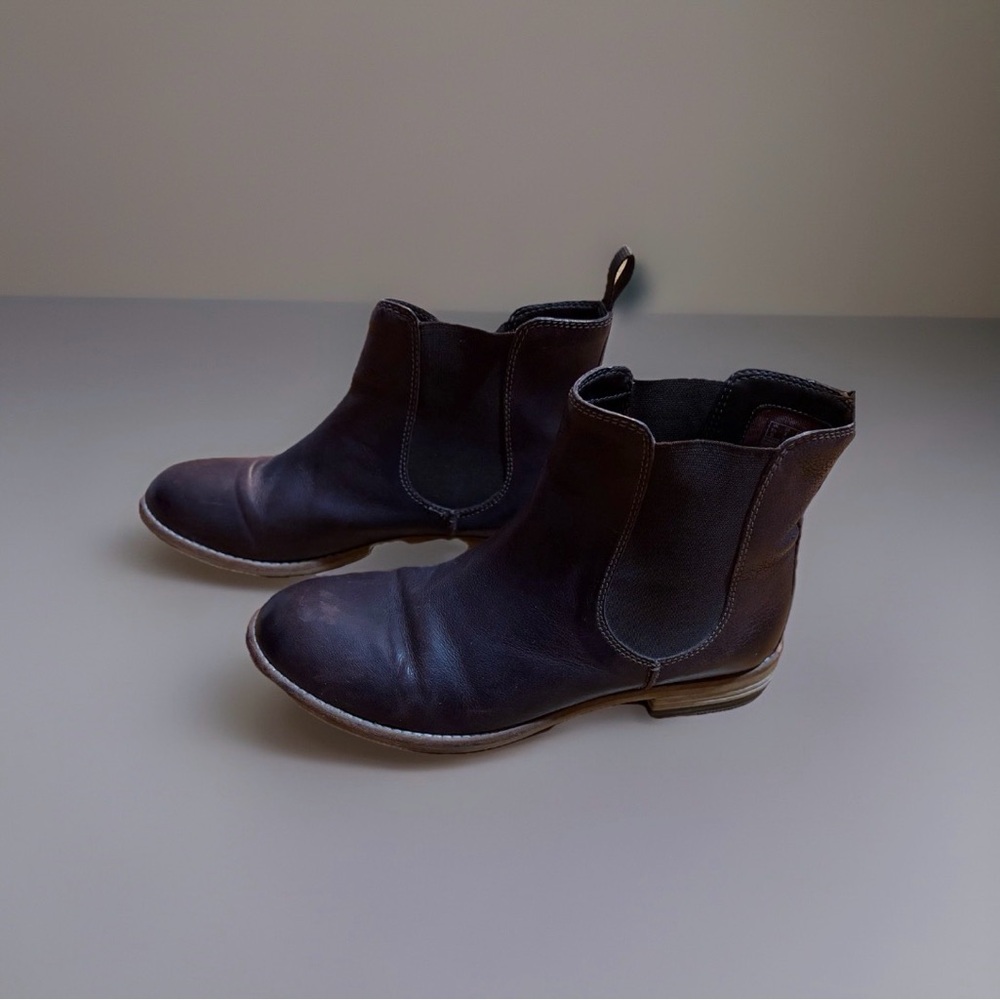 Clarks Artisan Maypearl Nala Chelsea Boots - Size 8 👢✨